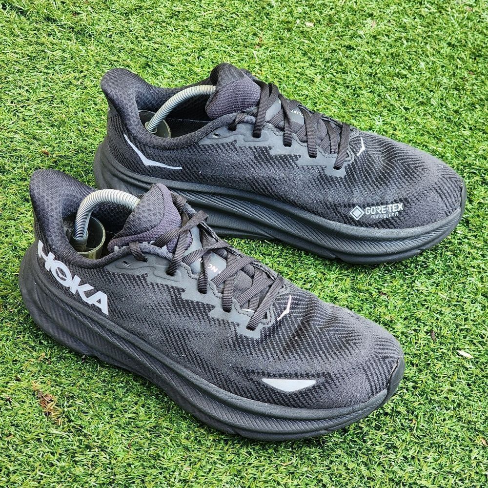 HOKA CLIFTON 9 GTX - Womens Athletic Shoes - SIZE 9.5B